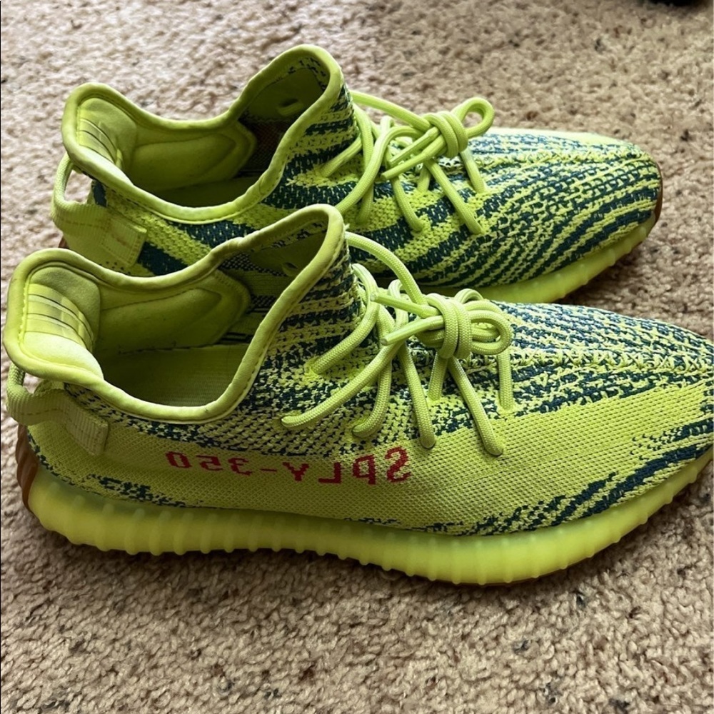 Yeezy boost 350 size 10/ in a half